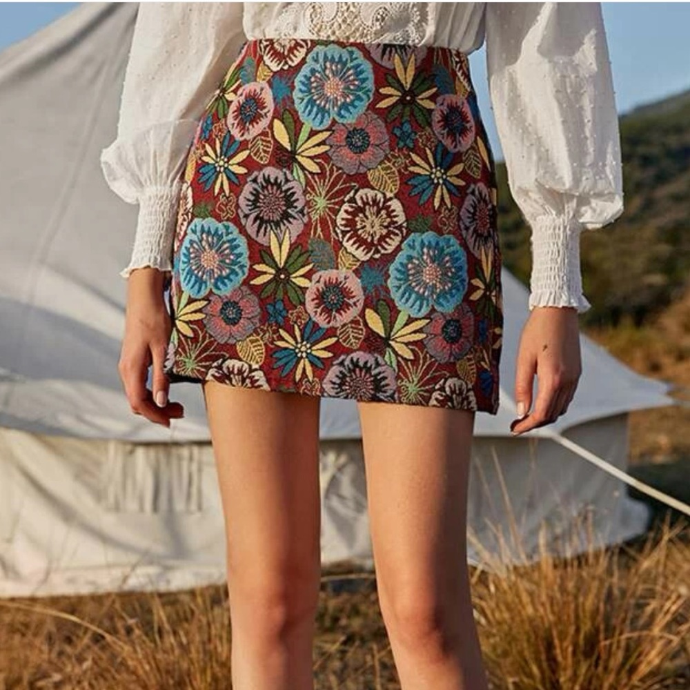 SHIN Zip Back Floral Jacquard Skirt